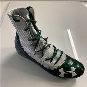 Under Armor Highlight football cleats
